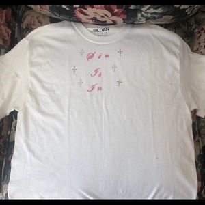 “Sin is in” tee